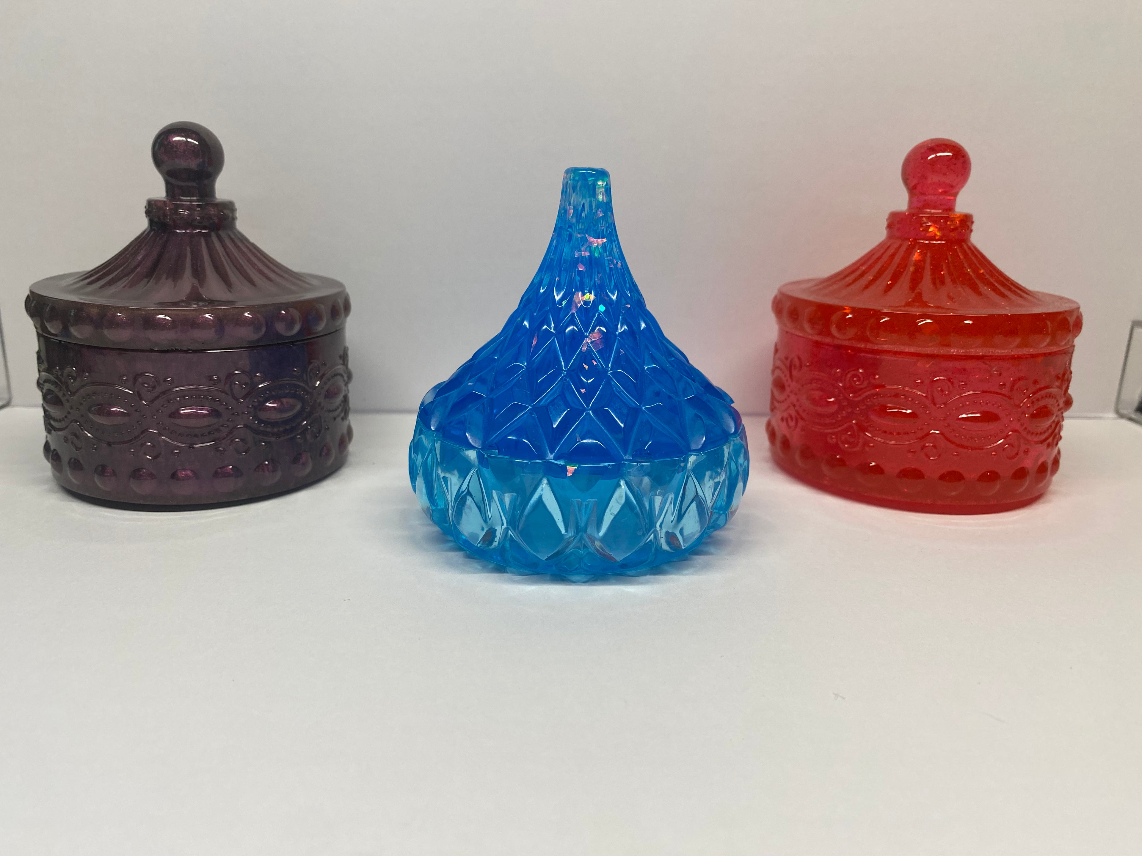 Handmade resin jars with lid